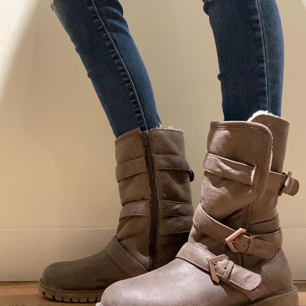 Size 8 women’s Roxy faux fur lined shoe